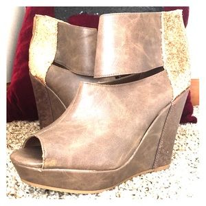 Brown and gold small sequin open toed heels